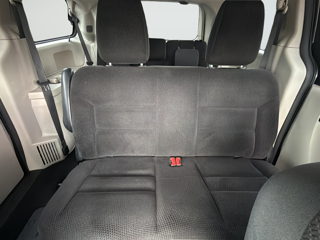 Used 2019 Gray Dodge SE image 33