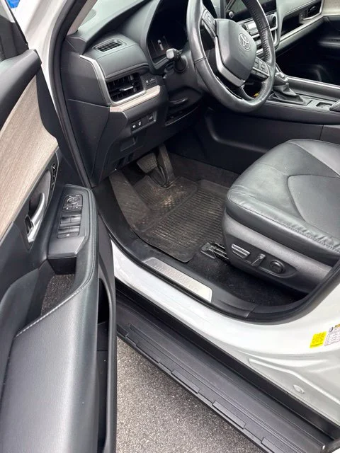 Used 2024 Beige Toyota Platinum image 24