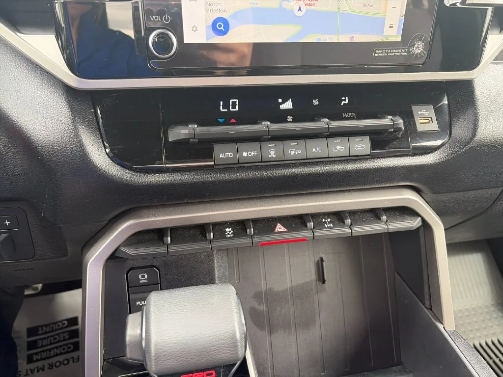 Used 2025  Toyota SR5 image 24