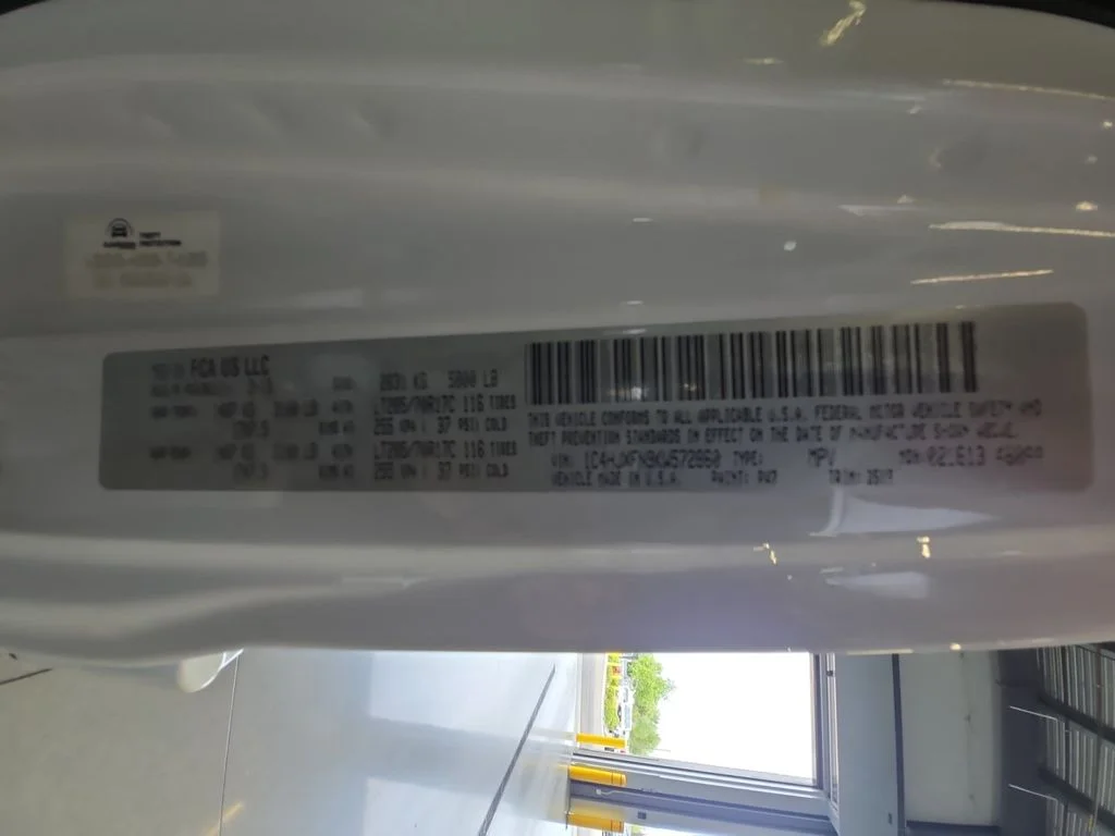 Used 2019 White Jeep Unlimited Rubicon image 25