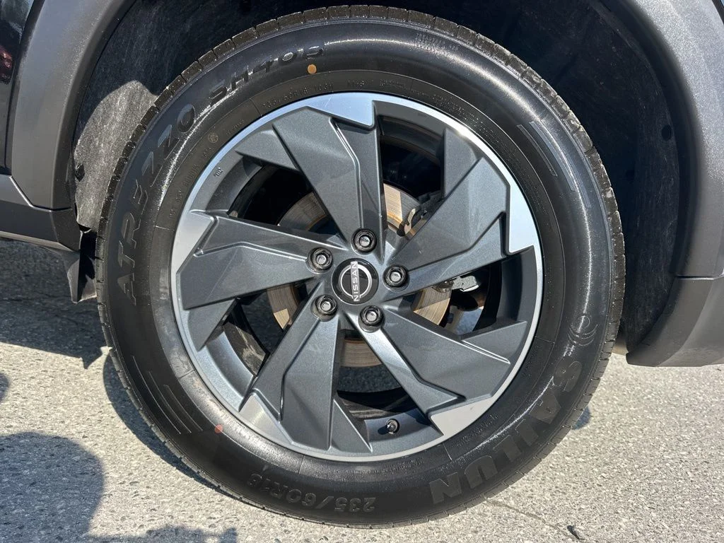 Used 2025 Black Nissan SV image 27