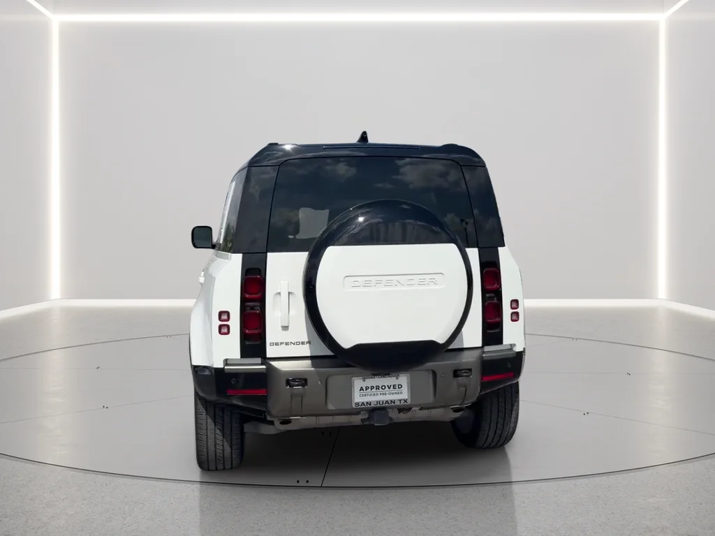Used 2024  Land Rover X-Dynamic SE image 6