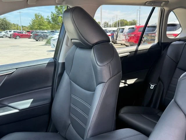 Certified Used 2021 BLUEPRINT Toyota XLE Premium image 13