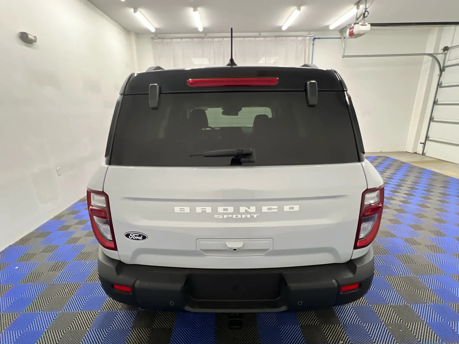 New 2026 Space White Metallic Ford Badlands image 5