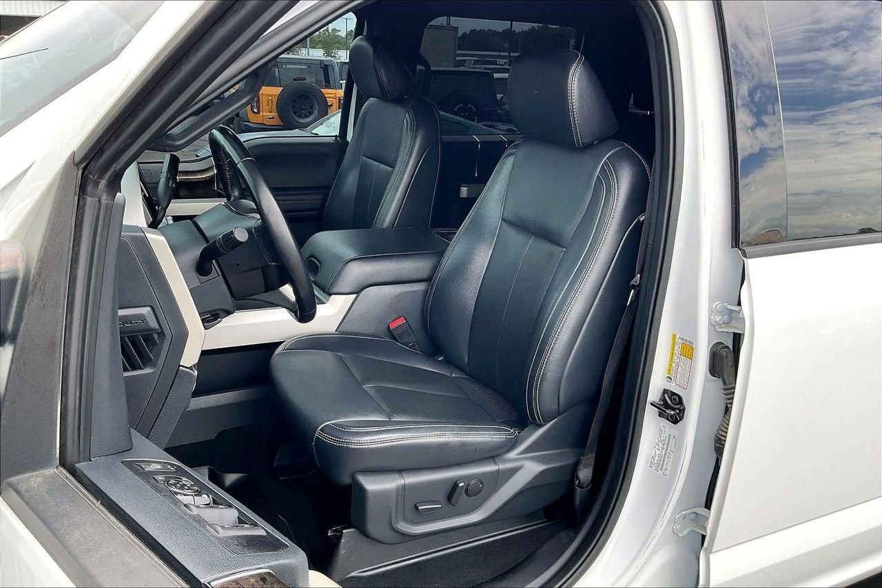 Used 2022 OXFORD WHITE Ford LARIAT image 24