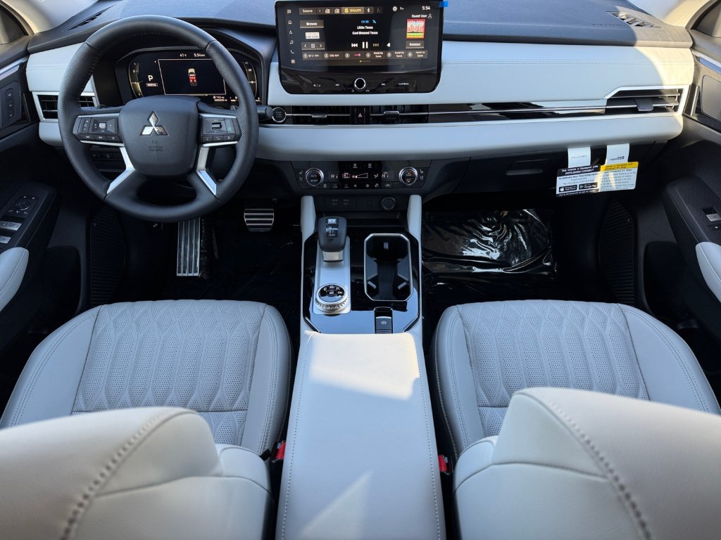 New 2026 White Diamond Mitsubishi SEL image 15