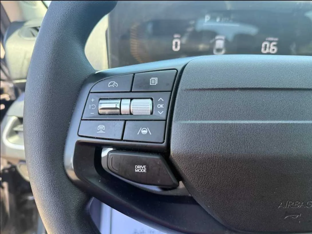 Used 2025 Interstellar Gray Kia LXS image 29