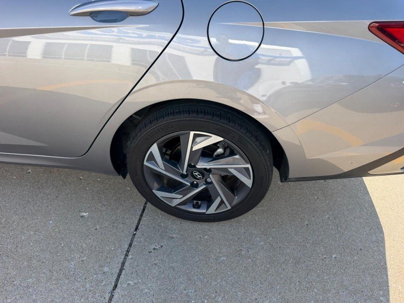 Used 2025 Fluid Metal Hyundai SEL Sport image 5