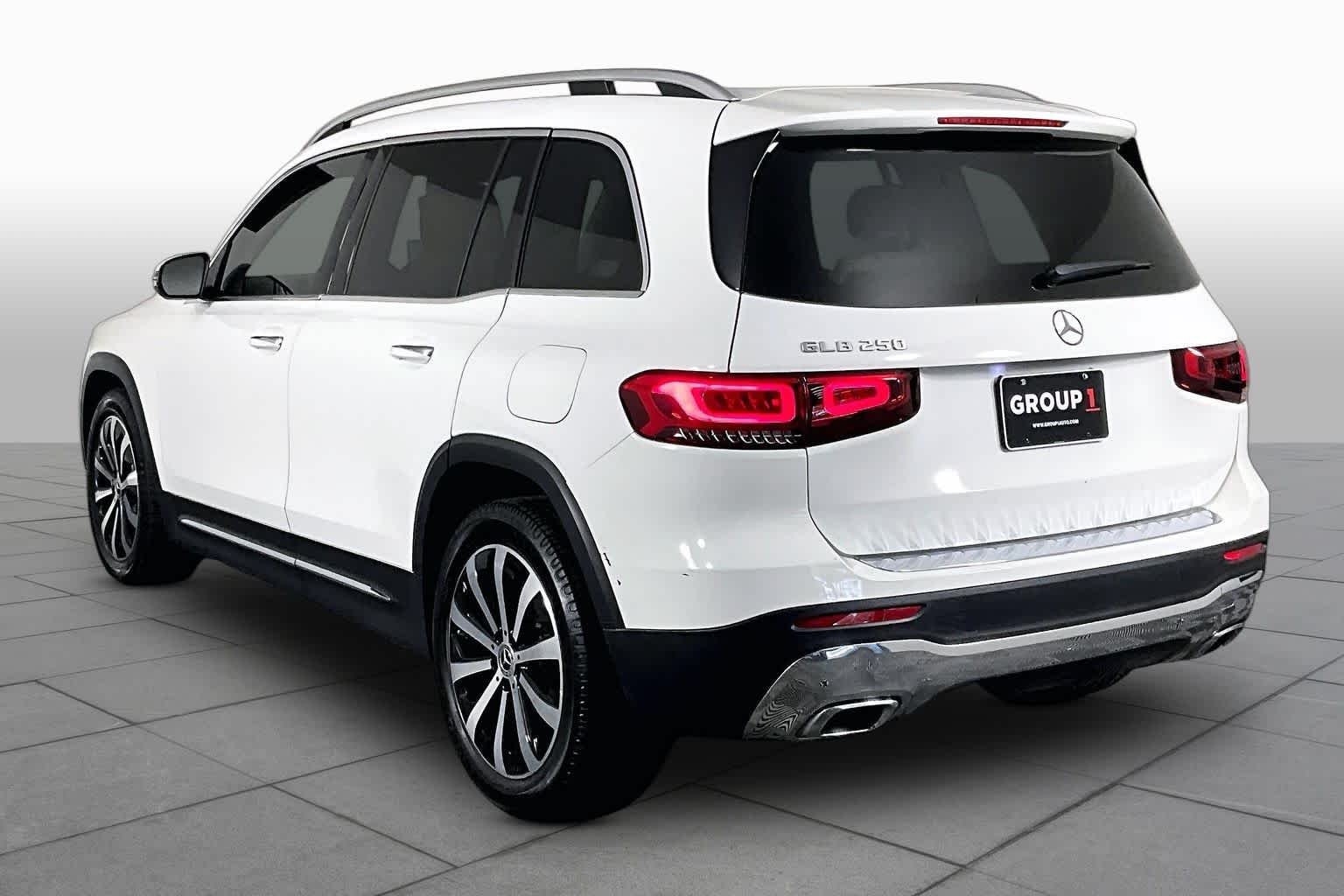 Used 2022 Polar White Mercedes-Benz GLB 250 image 11