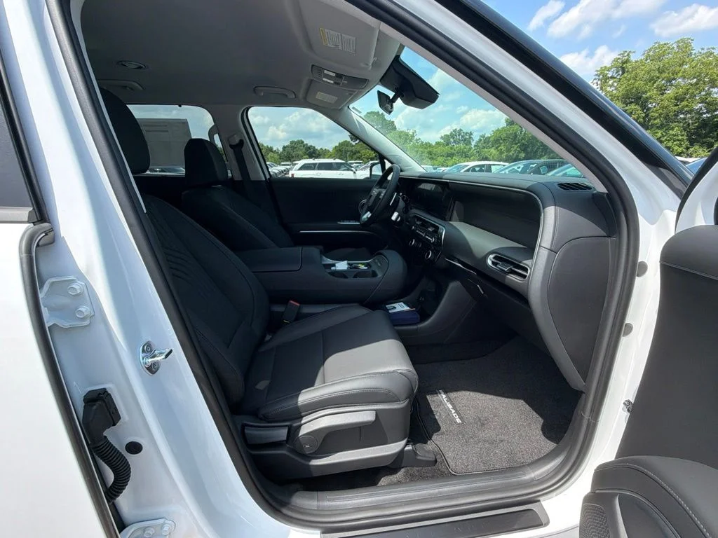 New 2026 Creamy White Pearl Hyundai SEL image 9