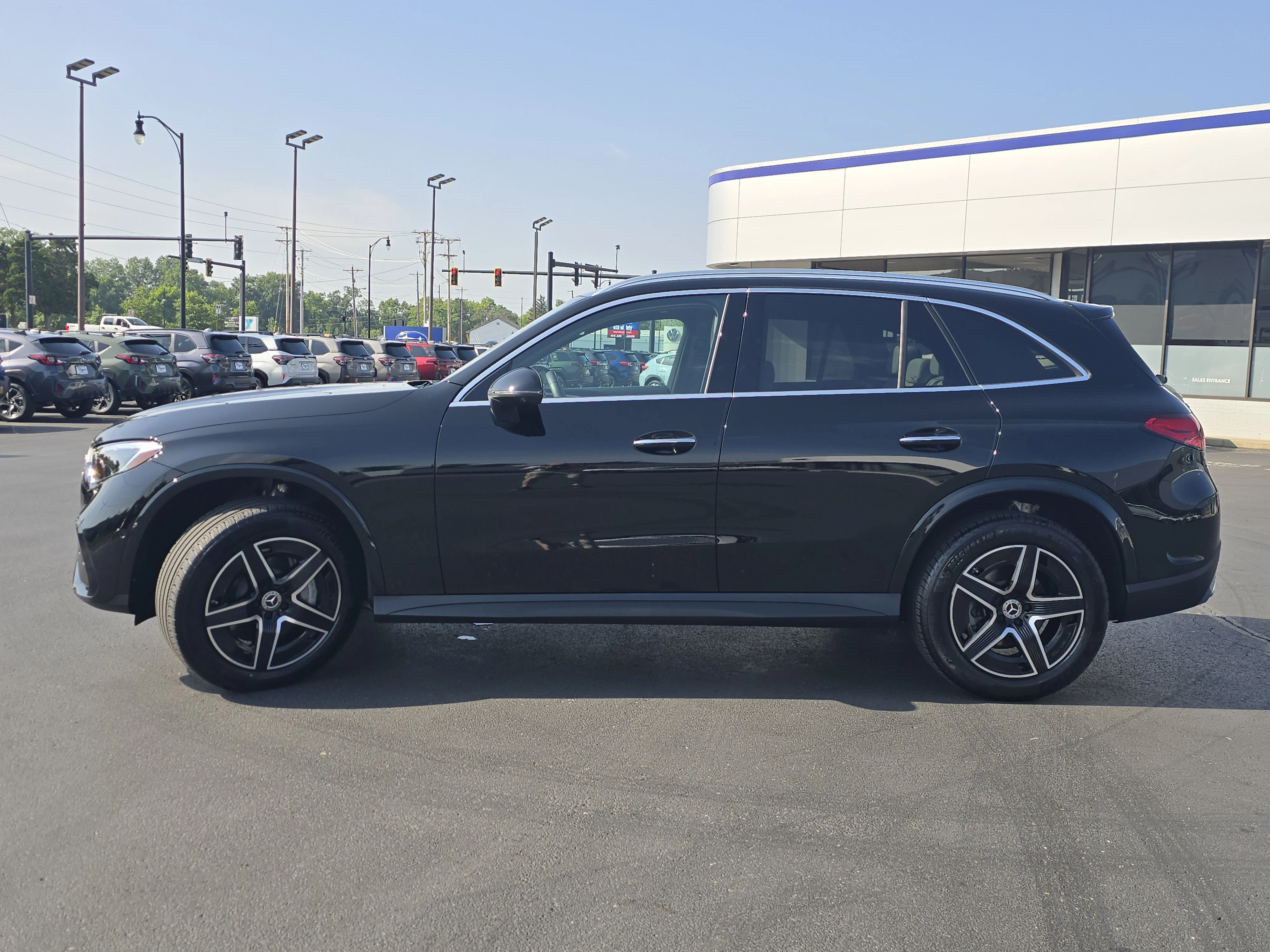 Used 2024 Black Mercedes-Benz GLC 300 image 4