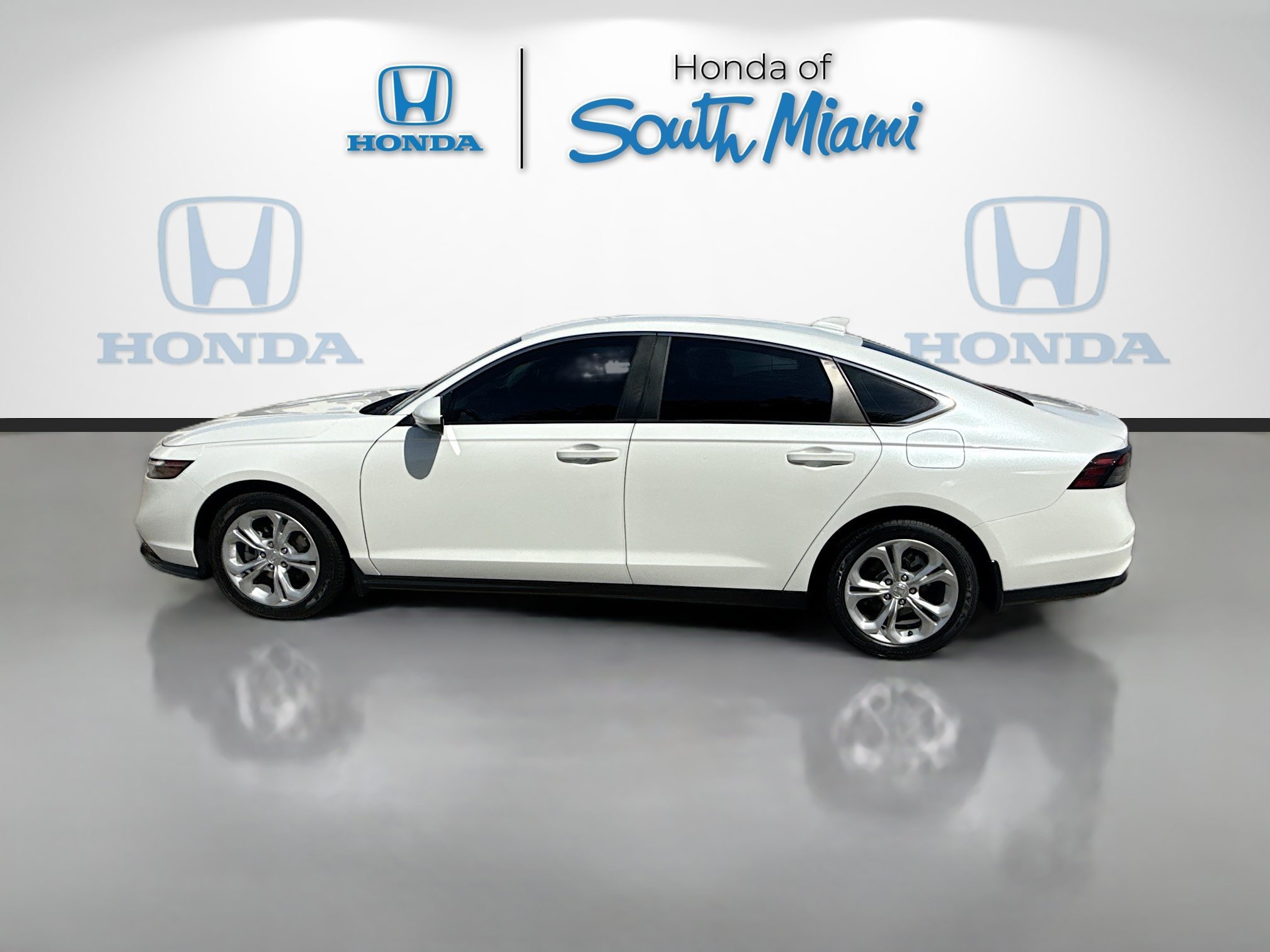 2024 Honda Accord LX - Photo 4
