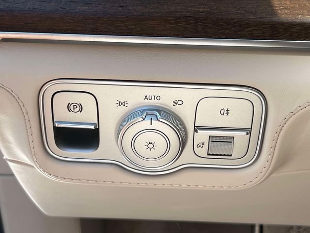 Certified Used 2025 Gray Mercedes-Benz Maybach GLS 600 image 23