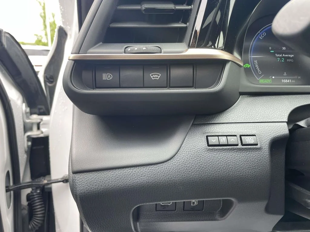 2023 Toyota Crown Limited - Photo 11
