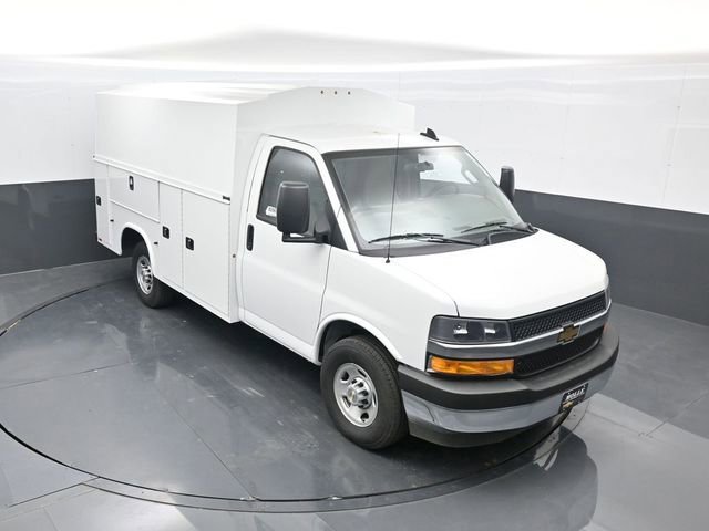 2025 Chevrolet Express 3500 139" WB's photo