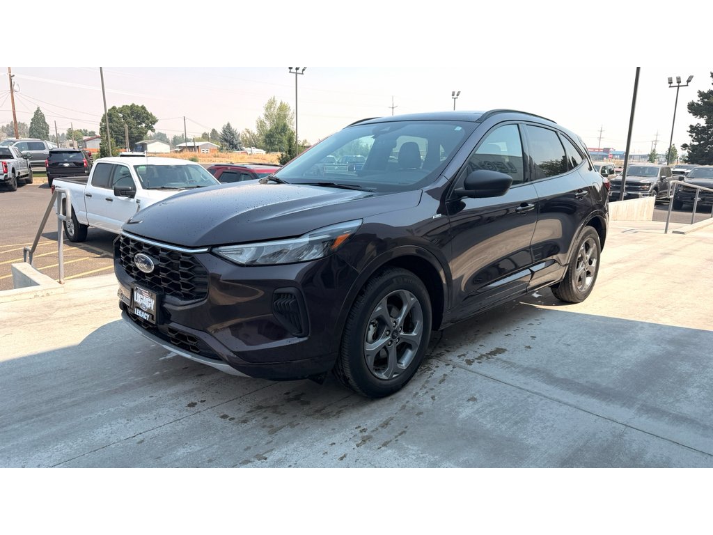 Used 2023 Red Ford ST-Line image 3