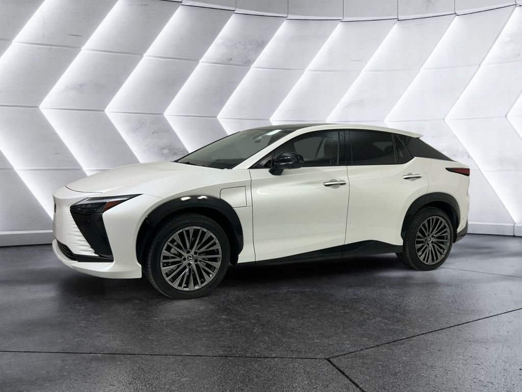 Used 2023 White Lexus 450e Luxury image 3