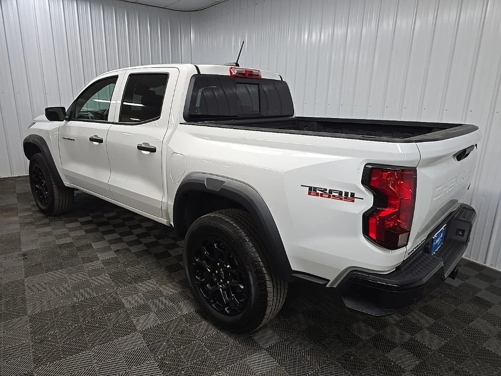 Used 2026 White Chevrolet Trail Boss image 10