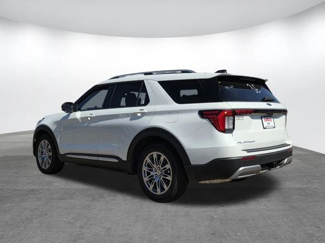 New 2026 Star White Metallic Tri-Coat Ford Platinum™ image 34