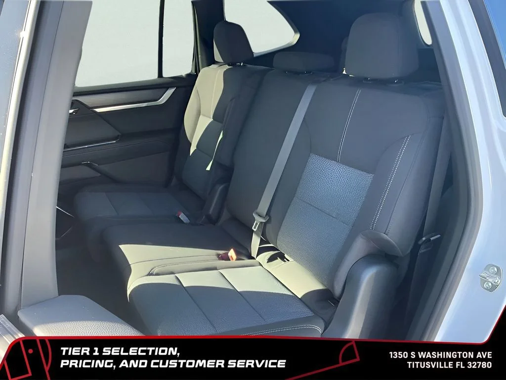 New 2026 Summit White GMC Elevation image 31
