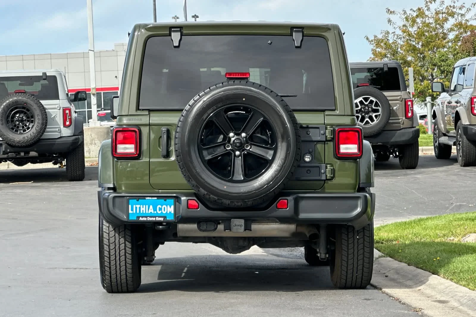 Certified Used 2021 Sarge Green Clearcoat Jeep Unlimited Sahara Altitude image 7