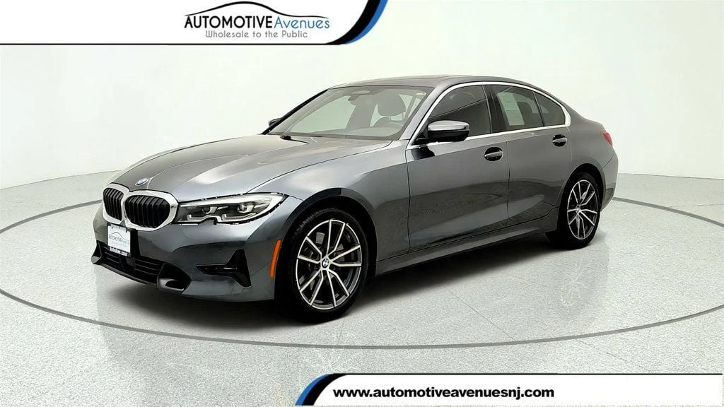 2019 BMW 3 Series 330i xDrive Sedan's photo