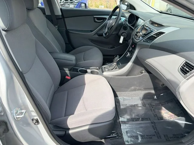 Used 2016 Silver Hyundai SE image 25
