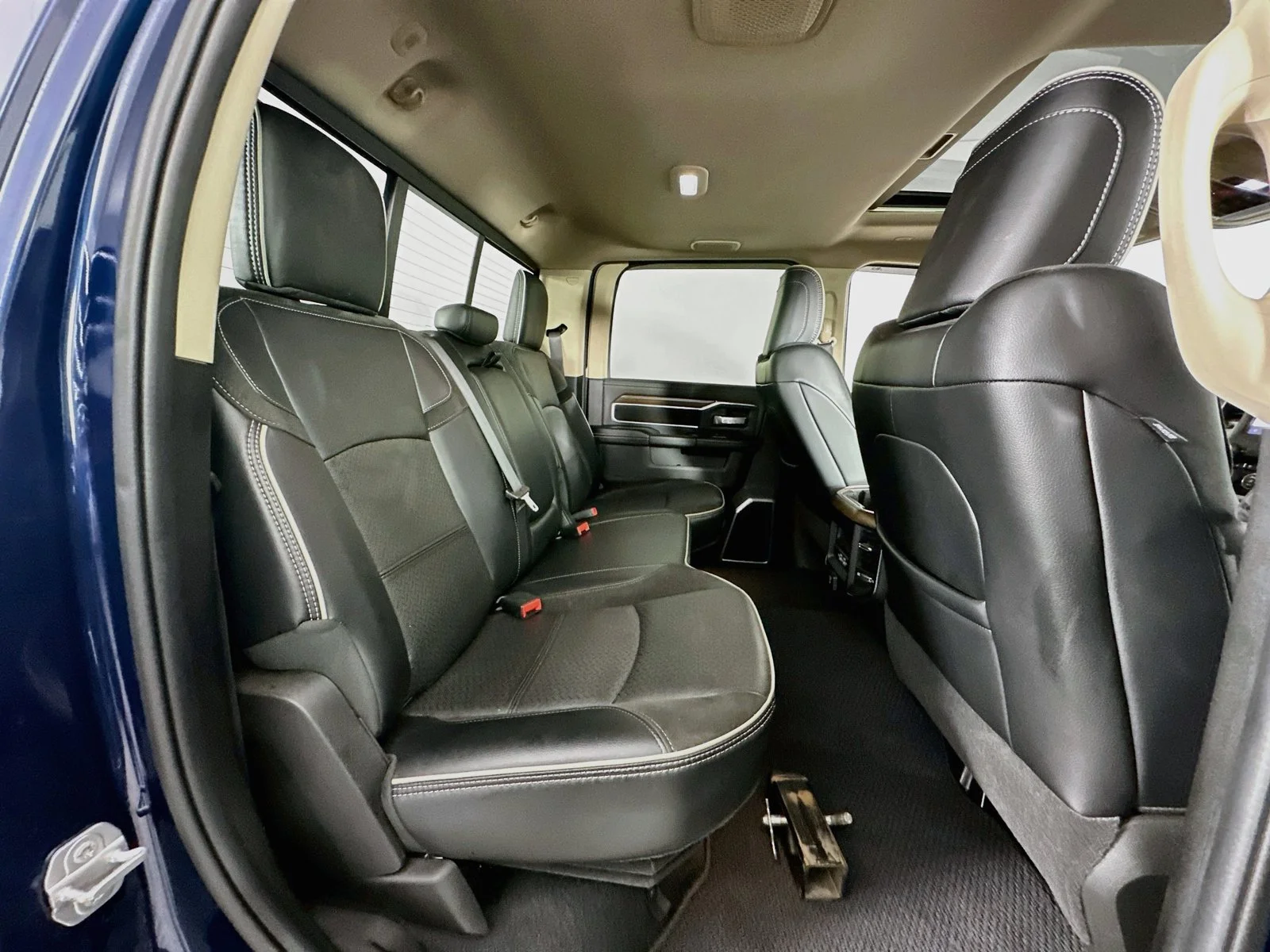 Used 2022 Patriot Blue Pearlcoat Ram Laramie image 27