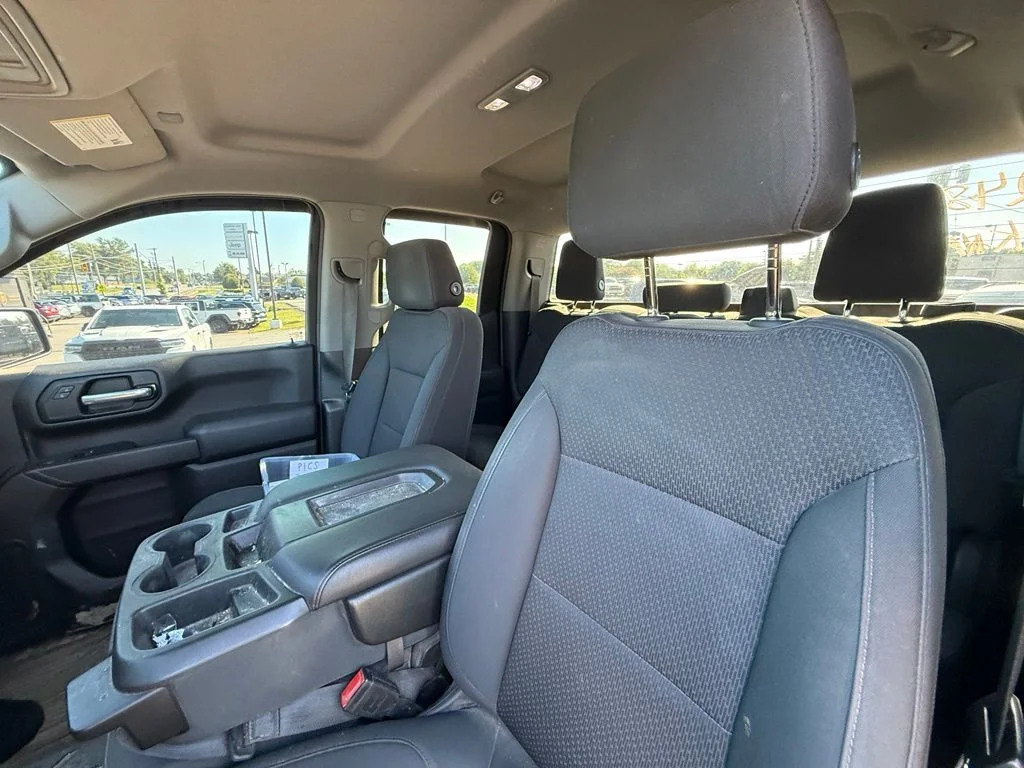 Used 2019 Red Chevrolet Custom image 14