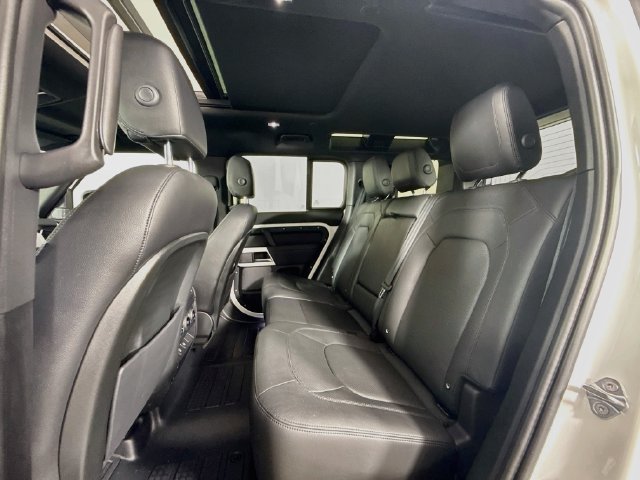 Used 2023 White Land Rover S image 24