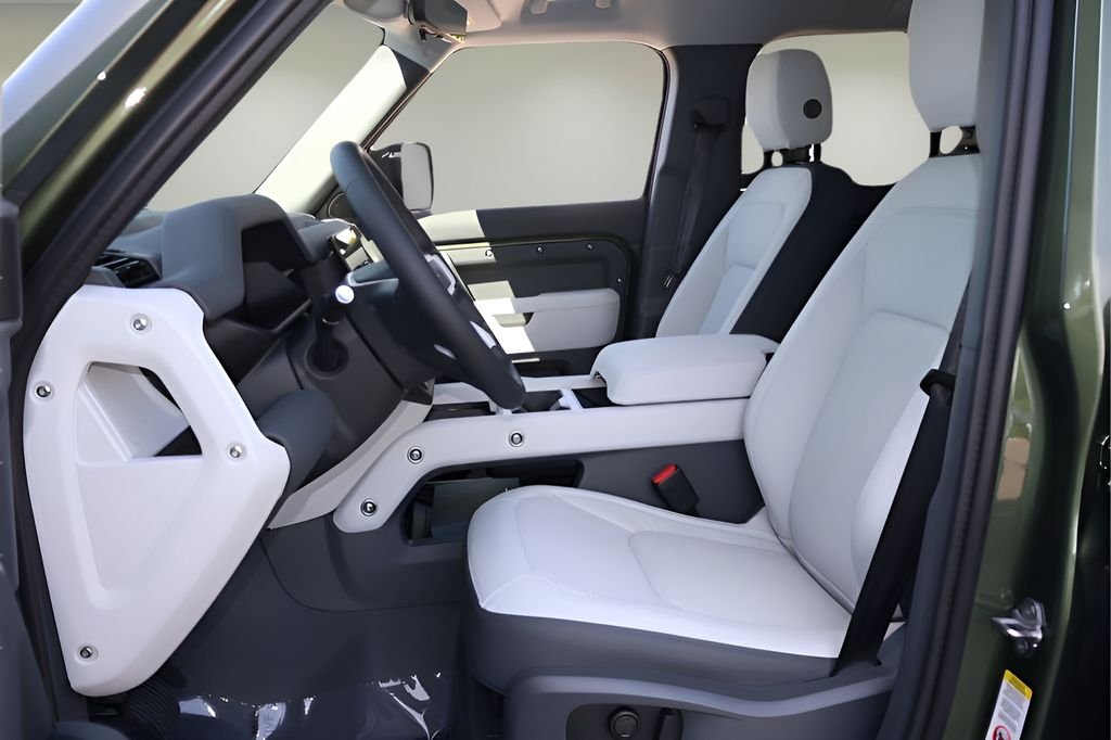 New 2026 Woolstone Green Land Rover X-Dynamic SE image 13