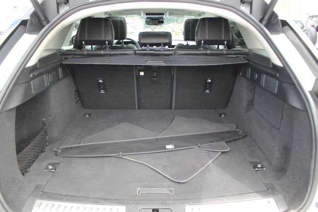 Used 2022 White Land Rover S image 23