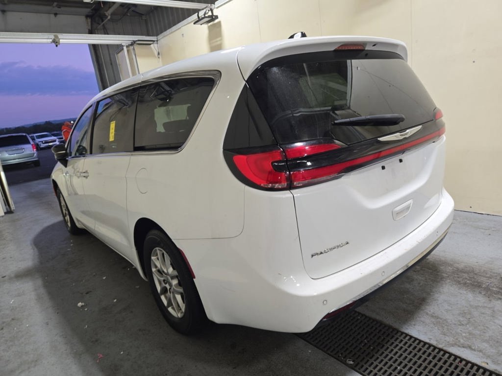 Used 2024 White Chrysler Touring L image 15