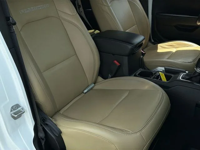 Used 2018 White Jeep Unlimited Rubicon image 35