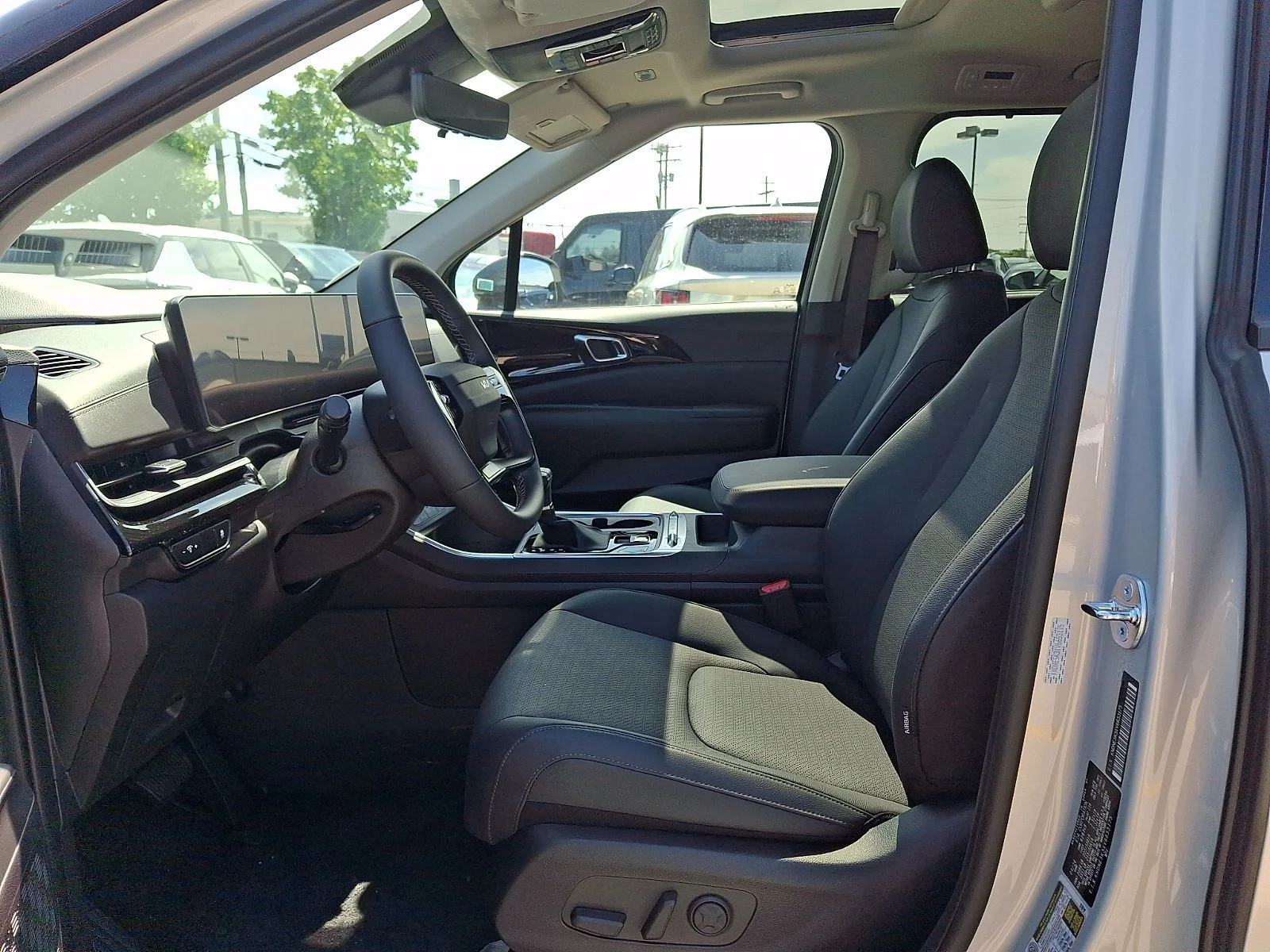 New 2027 White Kia SX Prestige image 11