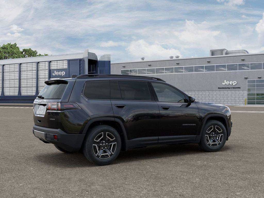 New 2026 Diamond Black Crystal Pearl-Coat Exterior Paint Jeep Laredo image 30