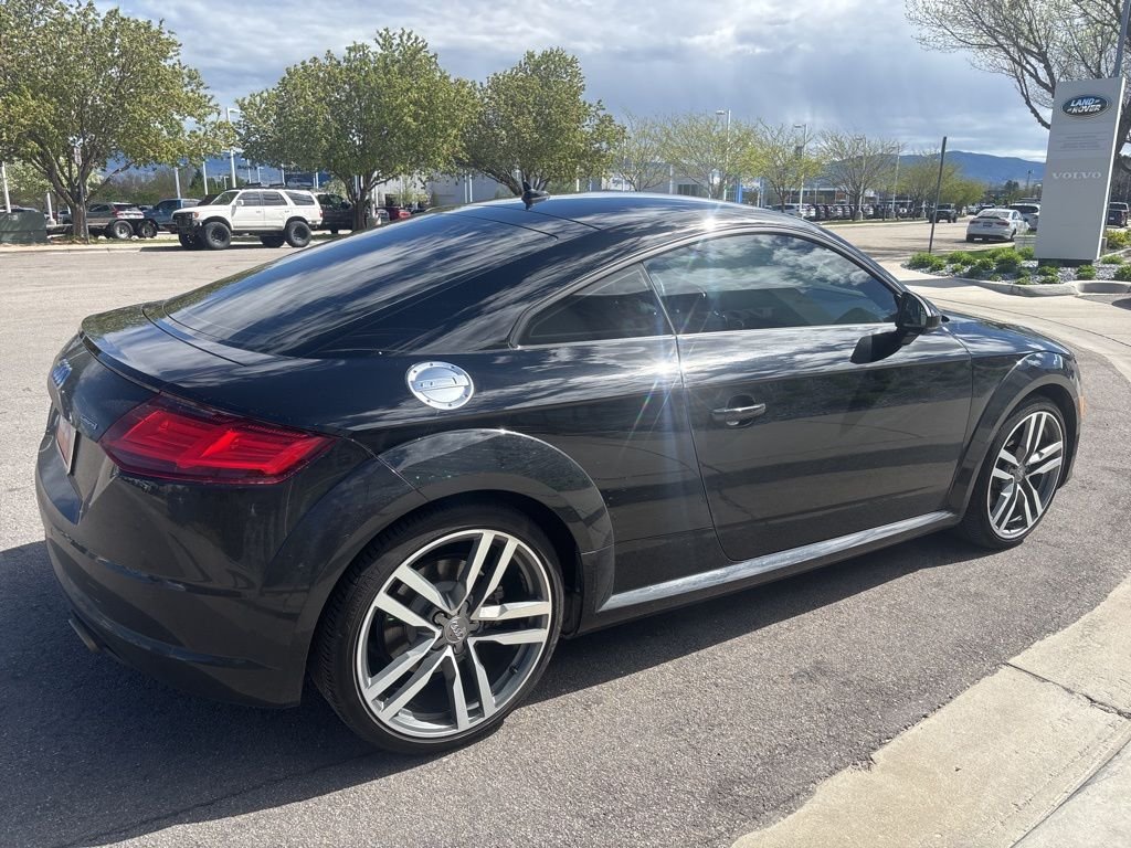 Used 2016  Audi 2.0T image 3