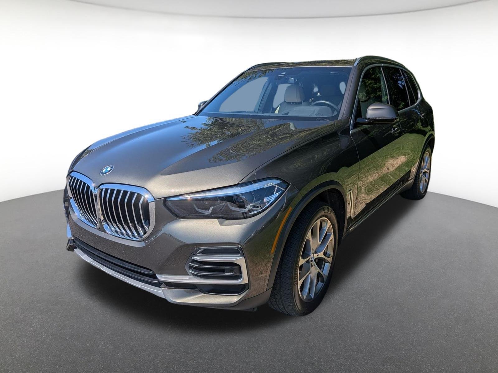 Used 2022 Manhattan Green Metallic BMW xDrive40i image 1