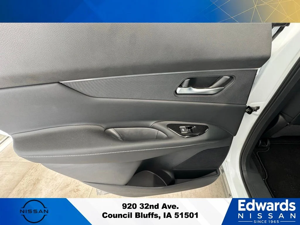 2025 Nissan Murano SV - Photo 11