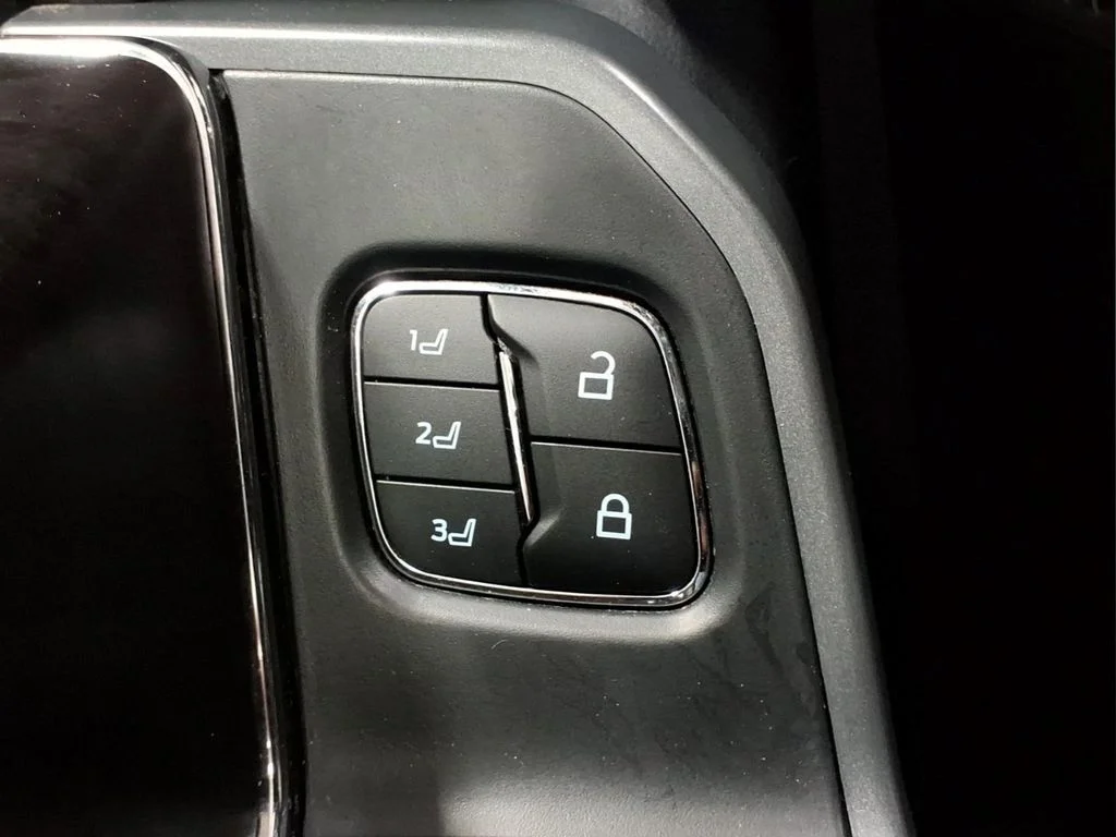 Certified Used 2023 Avalanche Ford Lariat image 14