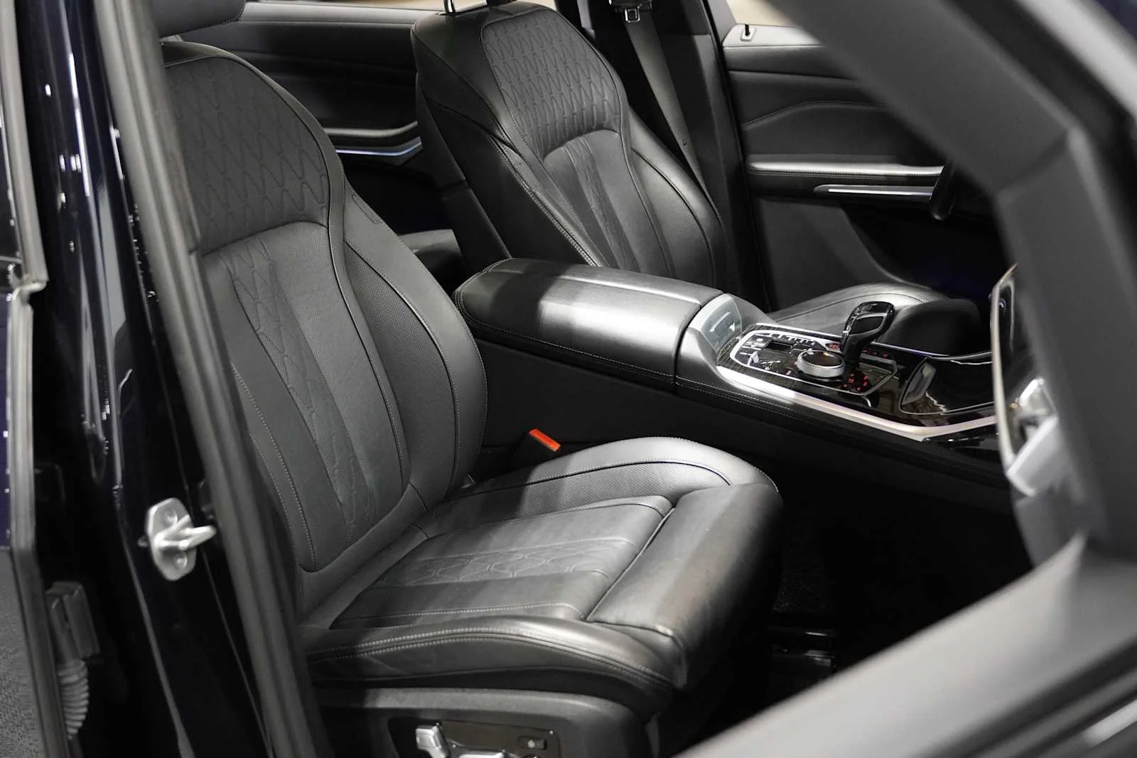Used 2022 Carbon Black Metallic BMW M50i image 12