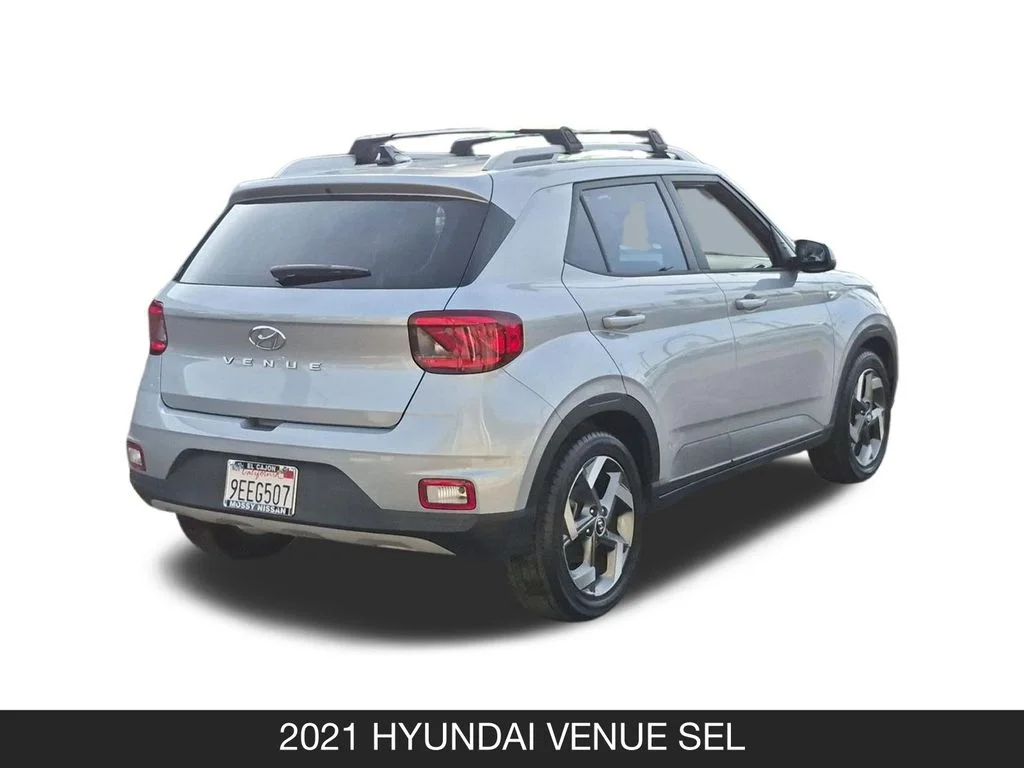 Used 2021 Silver Hyundai SEL image 9