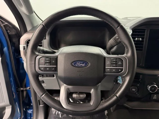 Used 2025 Blue Ford XLT image 19