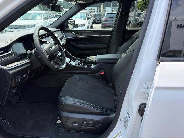 New 2026 White Jeep Altitude image 12