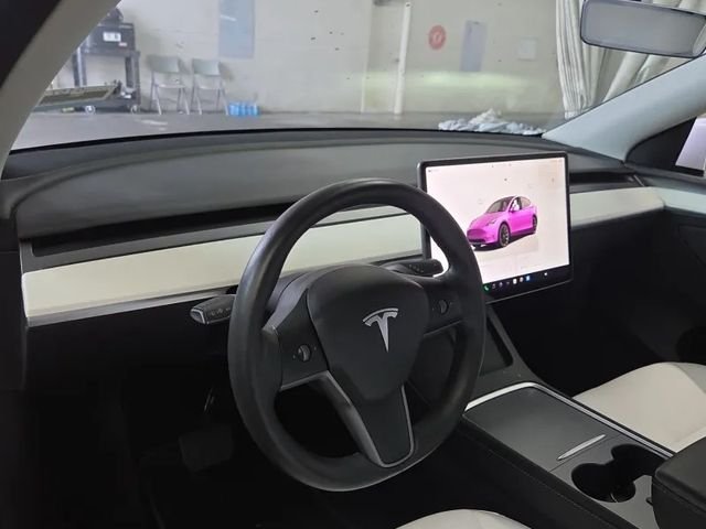Used 2022 White Tesla Long Range image 4