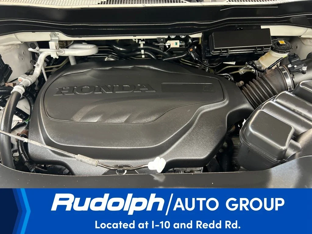 Used 2023 White Honda RTL image 22