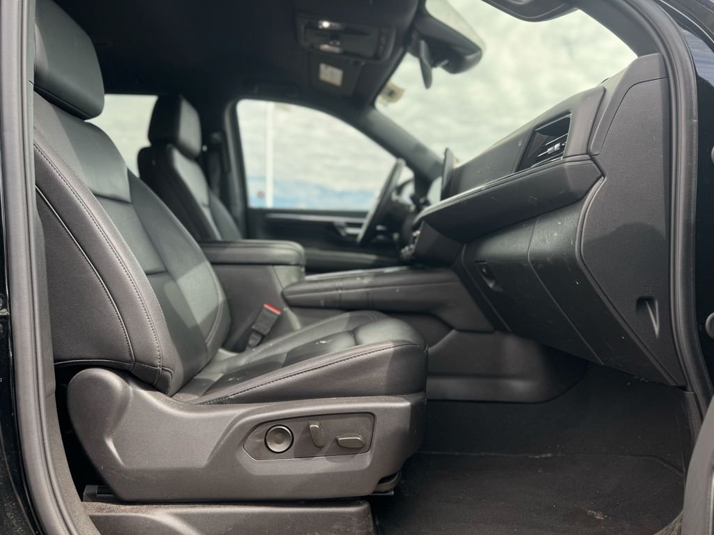 2025 Chevrolet Suburban Z71 - Photo 20