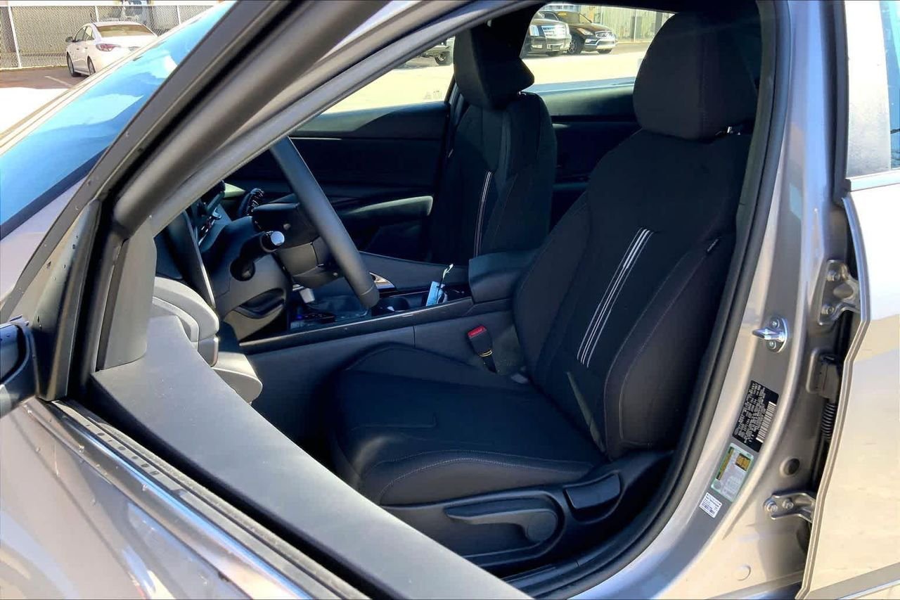 New 2026 Fluid Metal Hyundai SEL Sport Premium image 7