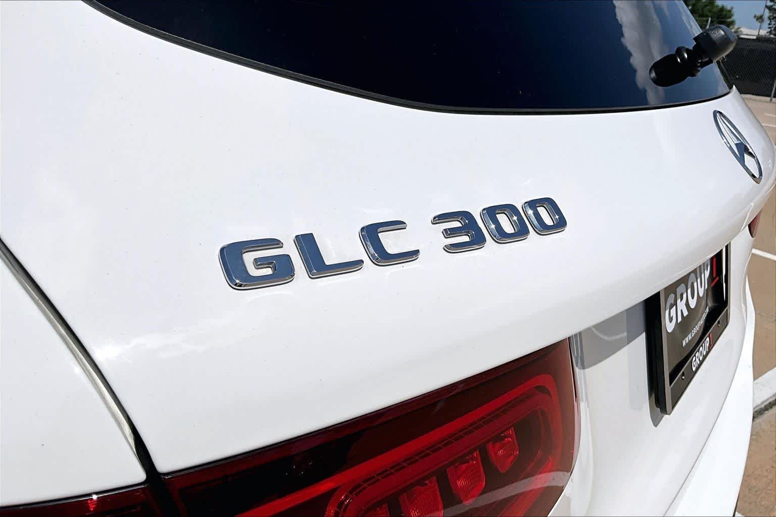 Used 2022 Polar White Mercedes-Benz GLC 300 image 30