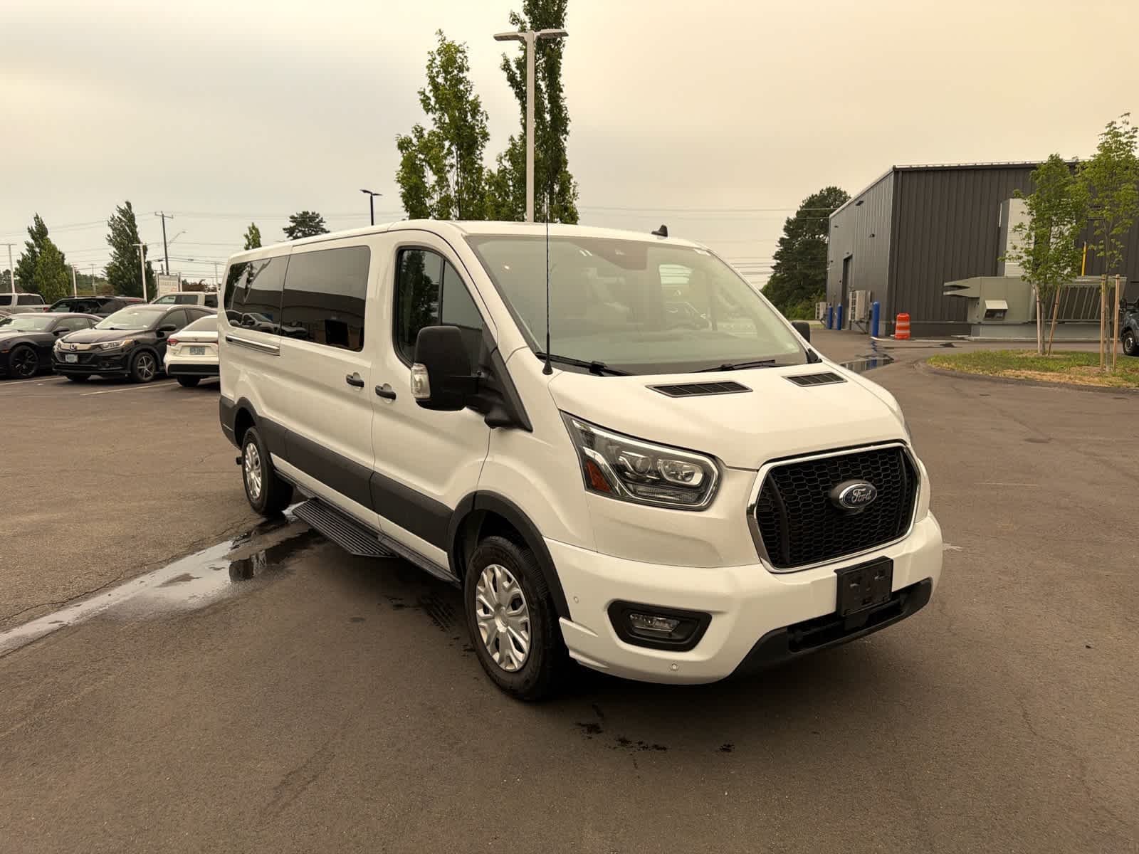 Used 2023 Oxford White Ford XLT image 3